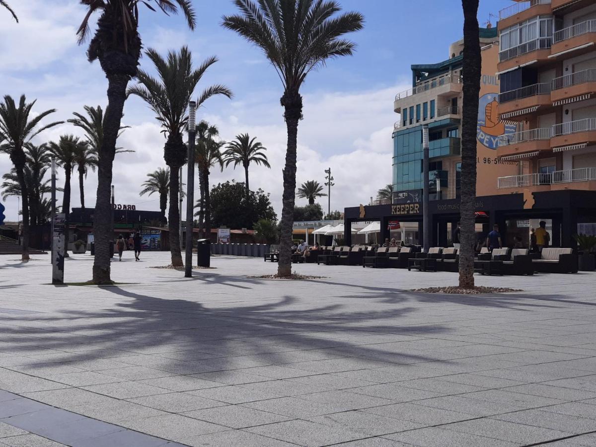 شقة Moderno Apartamento Familiar Junto Al Mar - Conejito تورّيفيِخا المظهر الخارجي الصورة